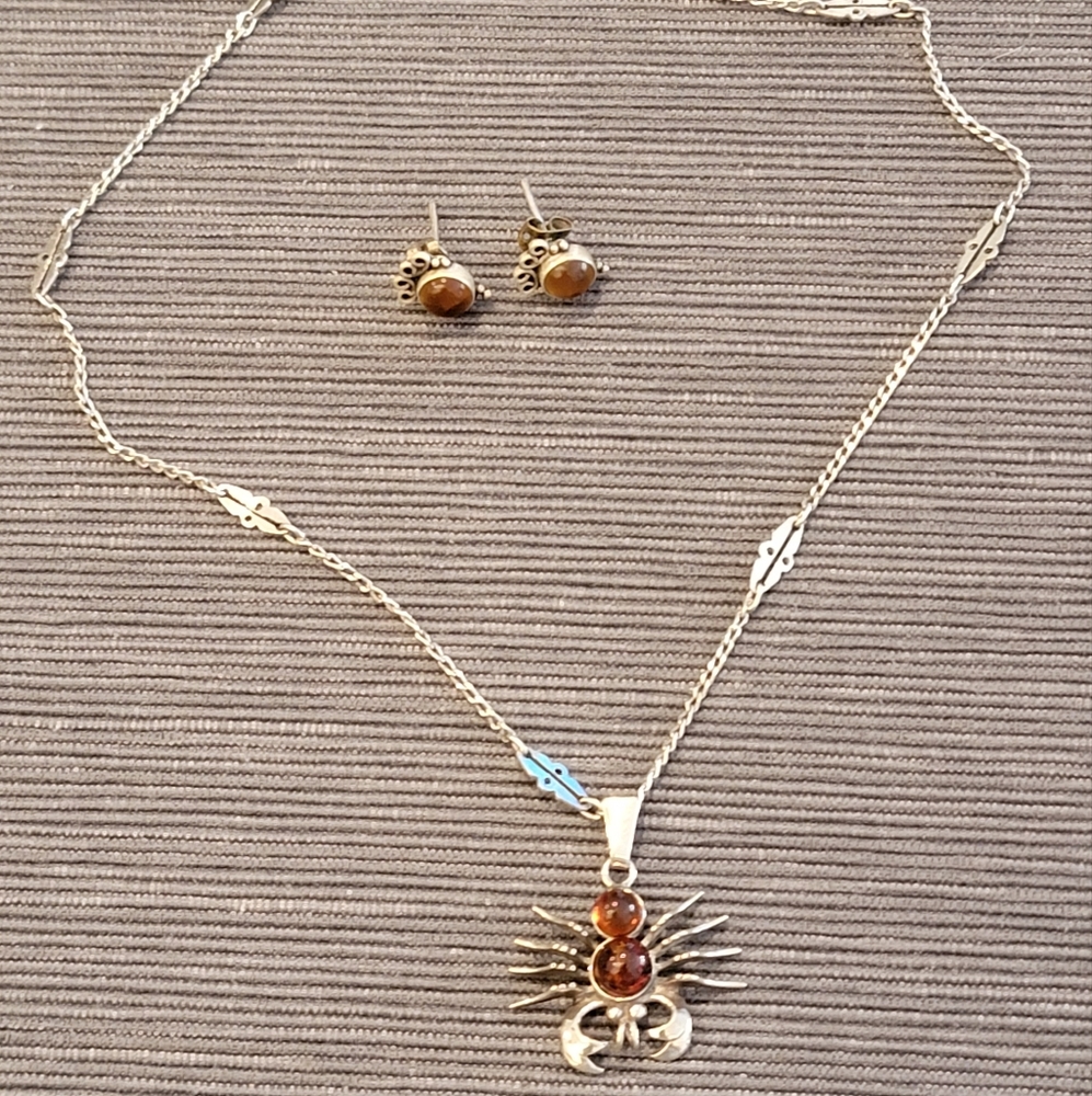 Set Amber Earrings & Pendant (Silver)